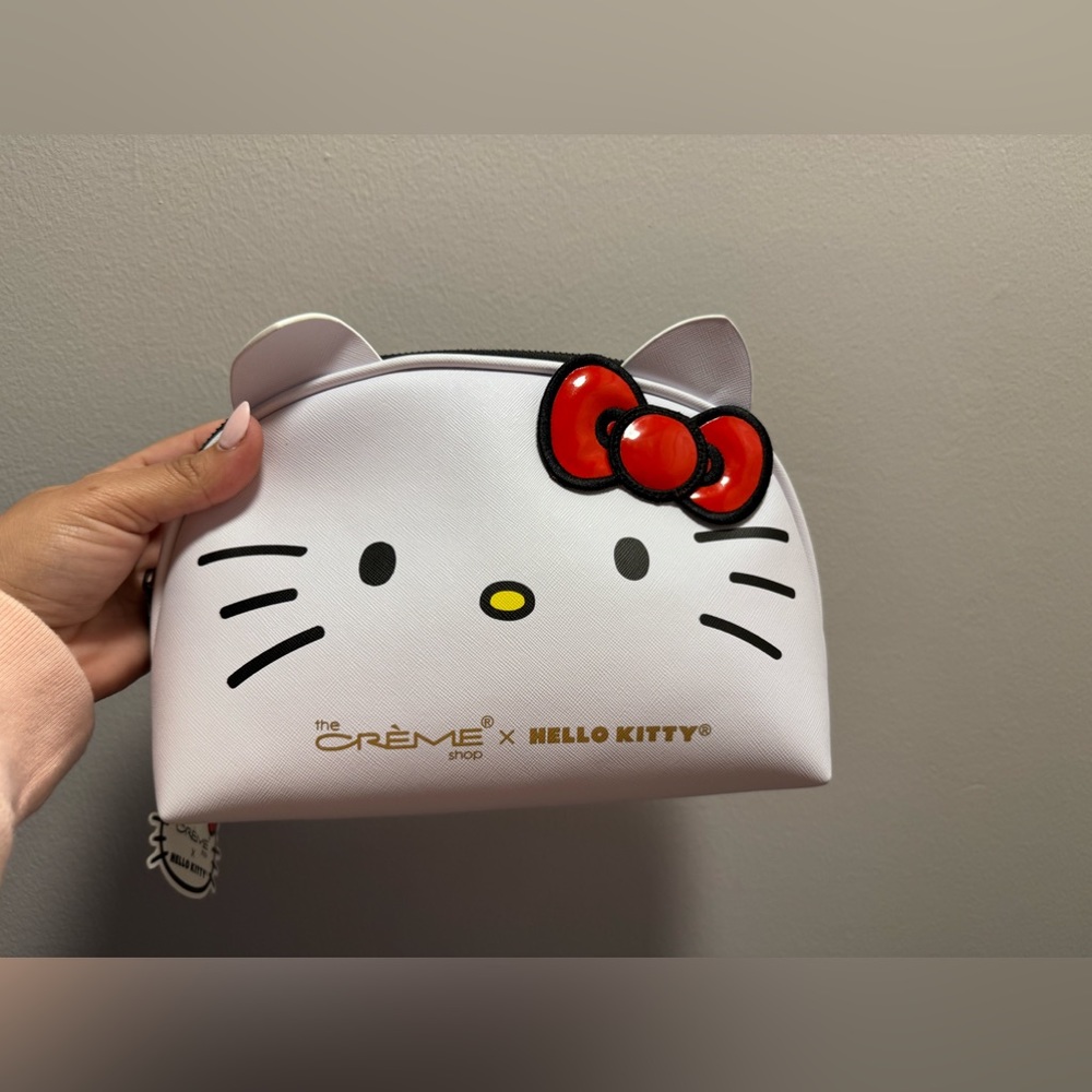 Hello kitty travel bag/ makeup bag